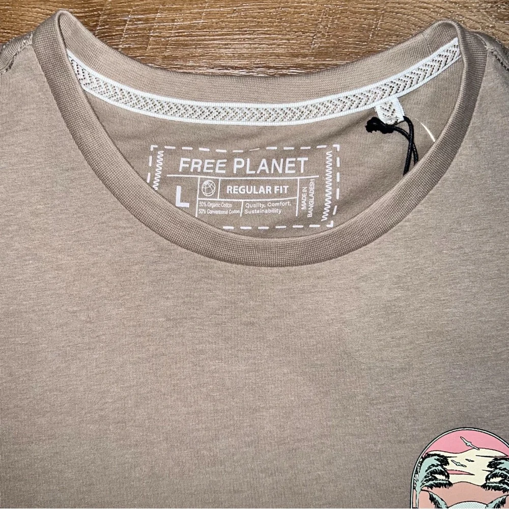 Free Planet Mens Short Sleeve Sunset Graphic Tee, Size L - Picture 2 of 9